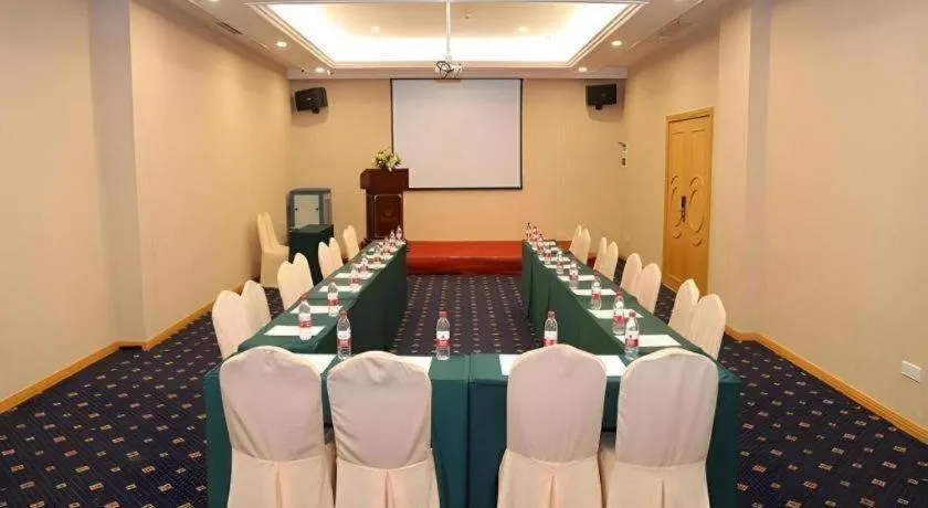 Vienna Hotel Chengdu Chunxi Road Lijiatuo Metro Station