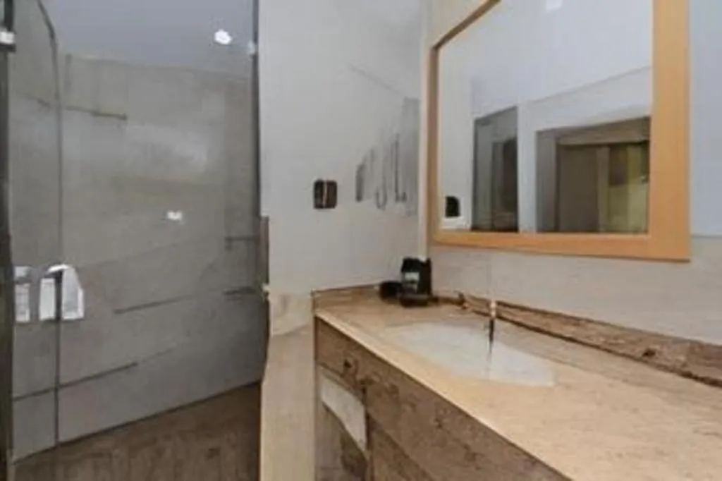 Yitel Shanghai Hongqiao Railway Station National Convention and Exhibition Center