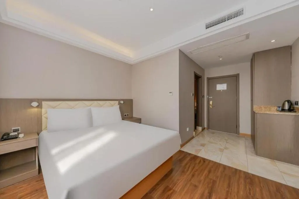 Bed in Yitel Shanghai Hongqiao Railway Station National Convention and Exhibition Center