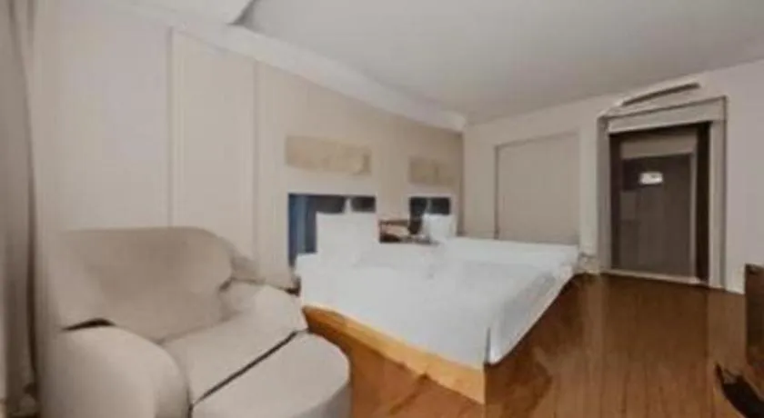 Bed in Yitel Shanghai Hongqiao Railway Station National Convention and Exhibition Center