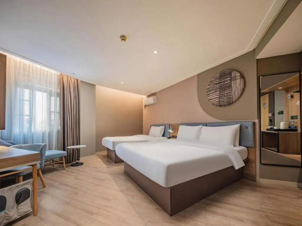 Bed in Home Inn Neo Leshan Central Food Street