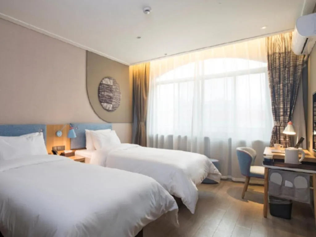 Bed in Home Inn Neo Leshan Central Food Street