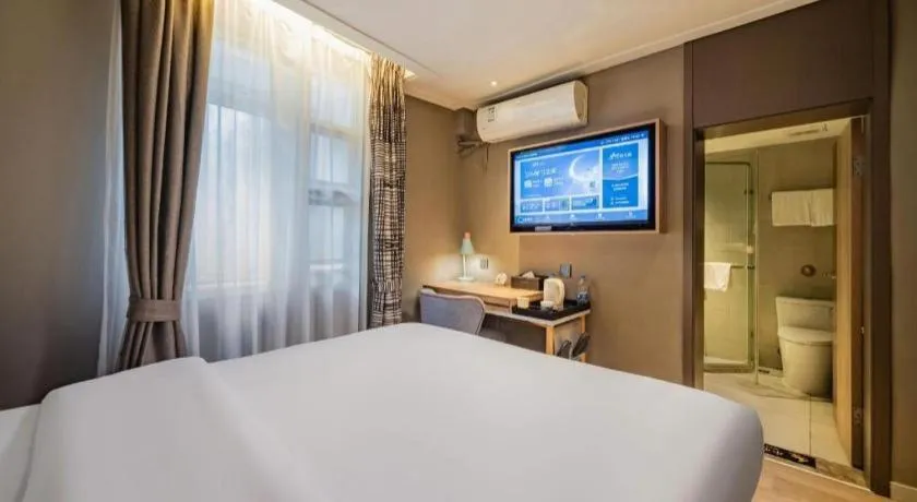 Bed in Home Inn Neo Leshan Central Food Street