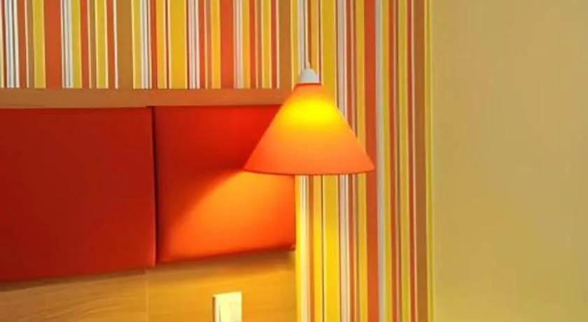 Home Inn Neo Leshan Central Food Street