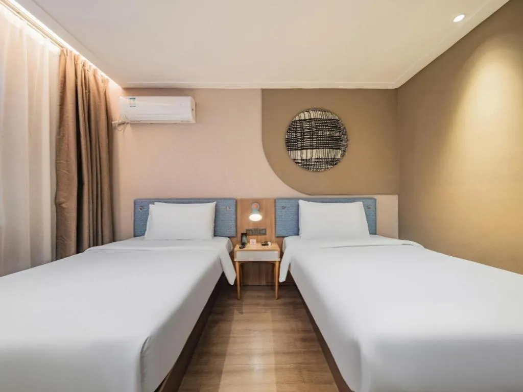 Bed in Home Inn Neo Leshan Central Food Street