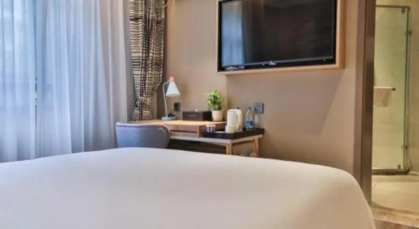 Bed in Home Inn Neo Leshan Central Food Street