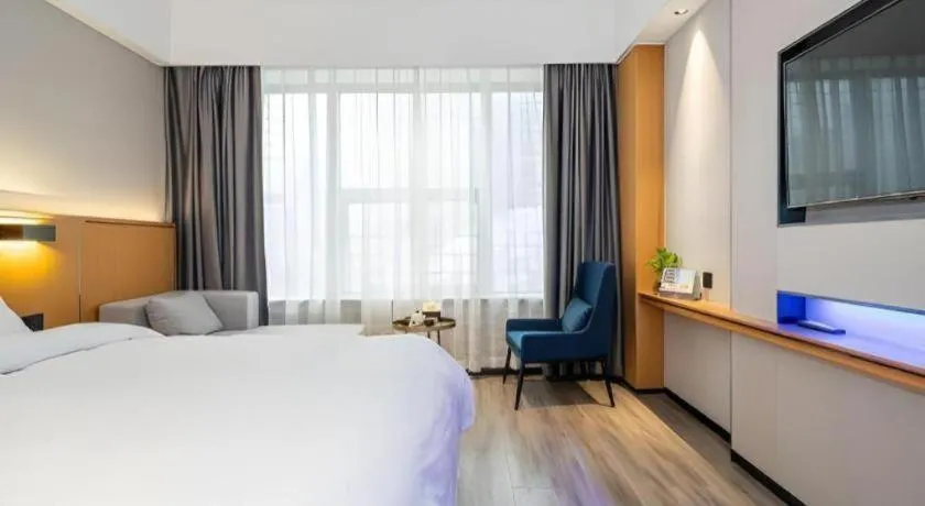 Bed in SOFIS POP HOTEL