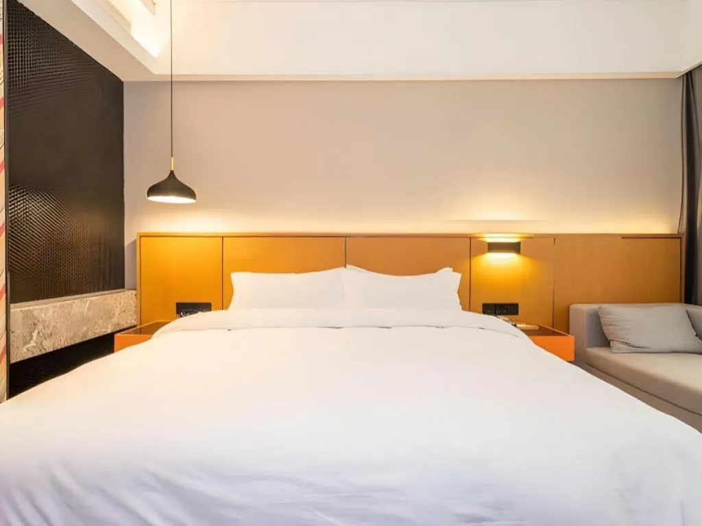 Bed in SOFIS POP HOTEL