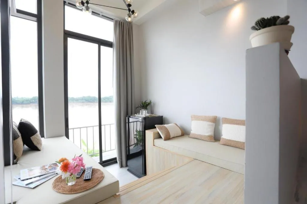 The River House Chiangkhan Hotel