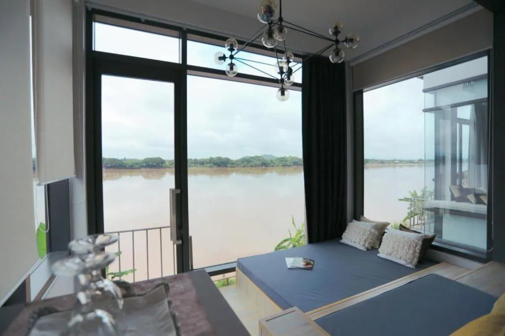 The River House Chiangkhan Hotel