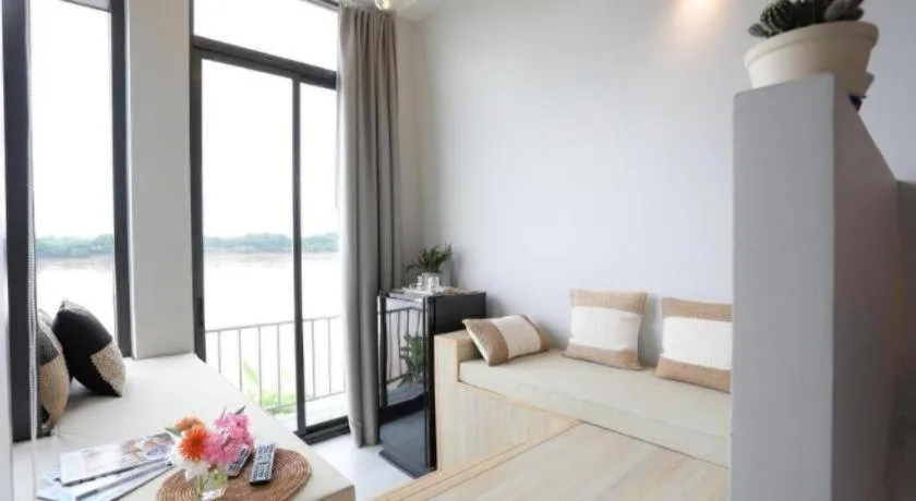 The River House Chiangkhan Hotel