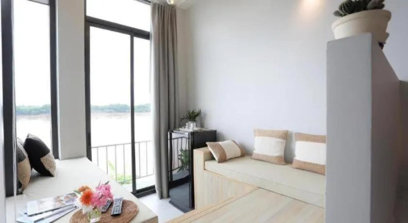 The River House Chiangkhan Hotel