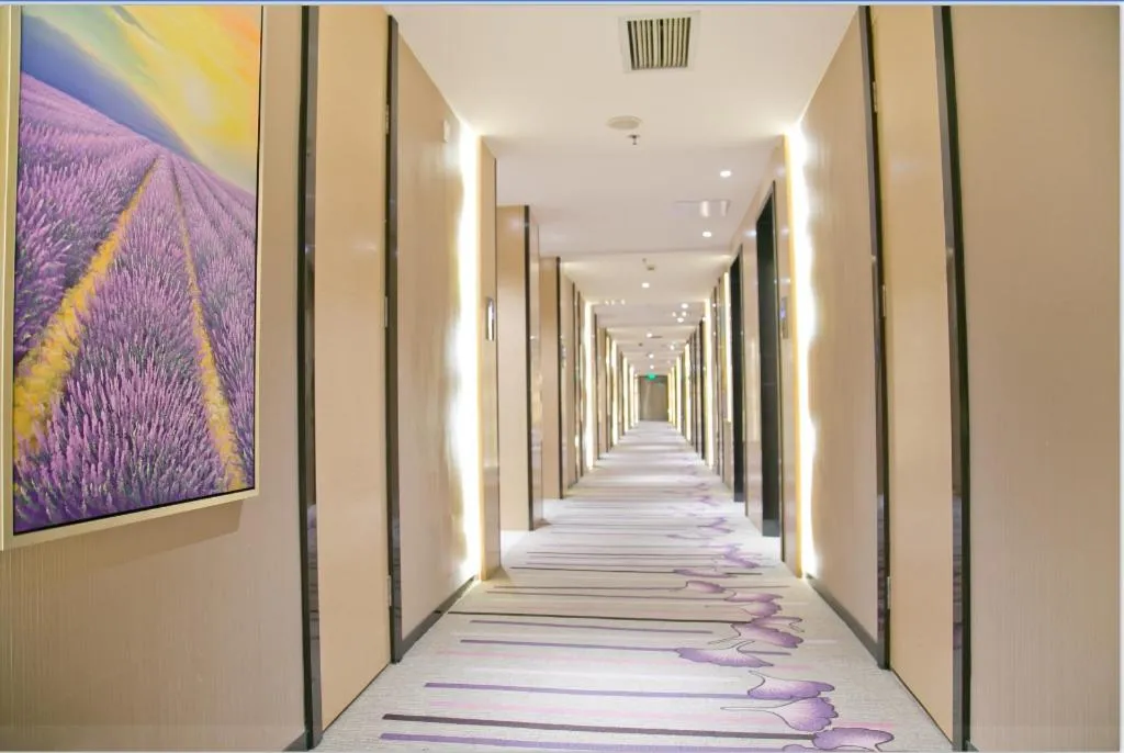 Lavande Hotels Shenzhen Longgang Dayun Center Jixiang Metro Station