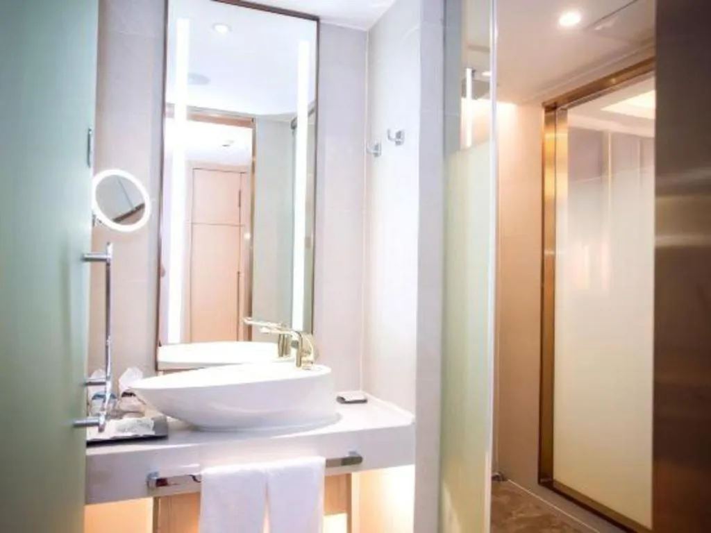 Lavande Hotels Jingshan Bus Station