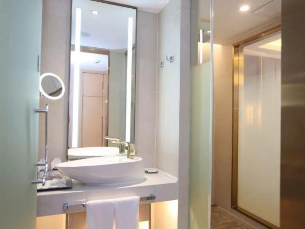 Lavande Hotels Jingshan Bus Station