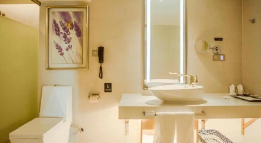 Lavande Hotels Jingshan Bus Station