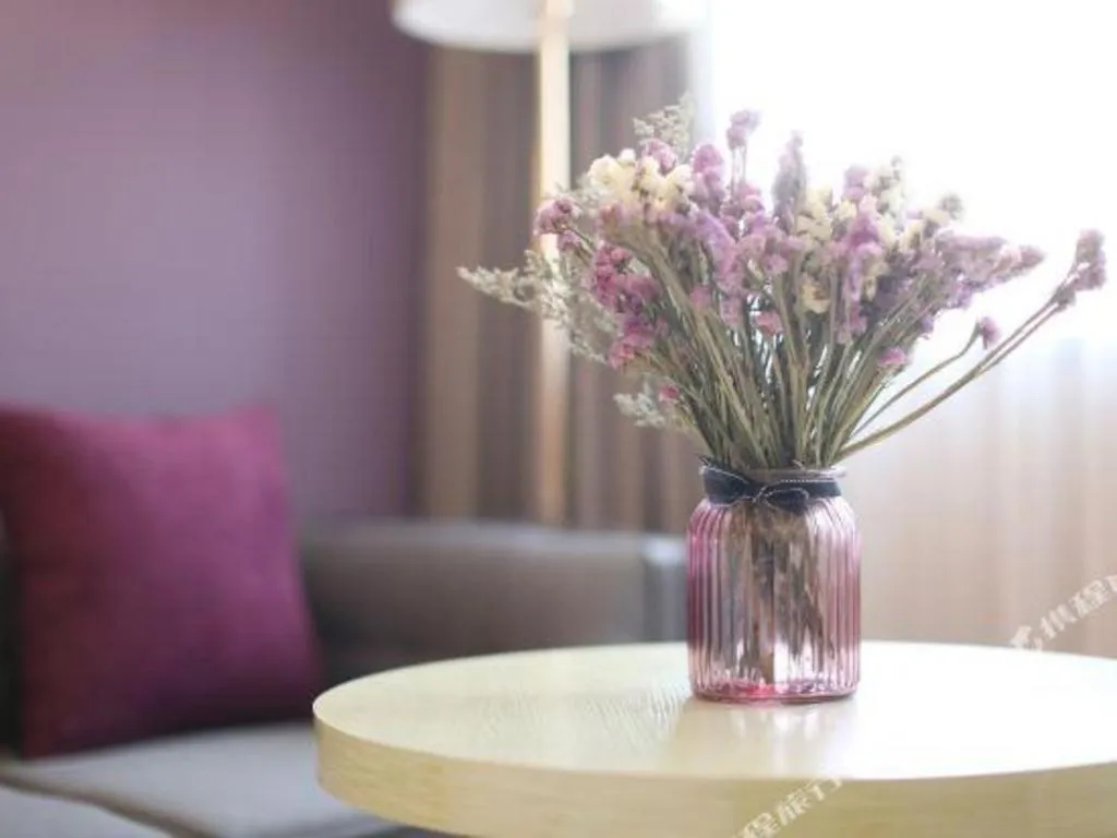 Lavande Hotels Jingshan Bus Station