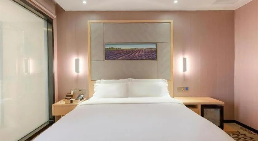 Bed in Lavande Hotels Guangzhou Jiahe Wanggang Metro Station Junhe Avenue