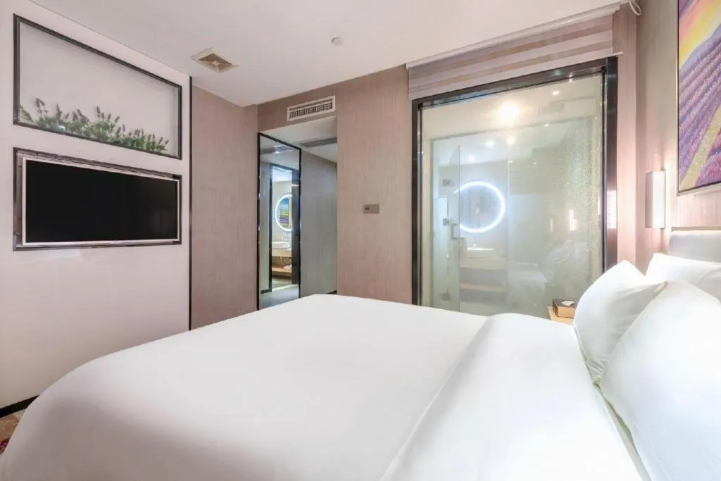 Bed in Lavande Hotels Guangzhou Jiahe Wanggang Metro Station Junhe Avenue