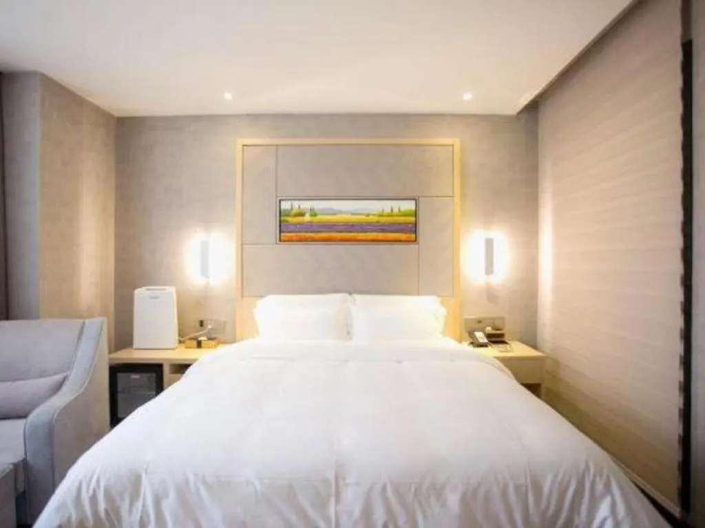 Bed in Lavande Hotels Guangzhou Jiahe Wanggang Metro Station Junhe Avenue