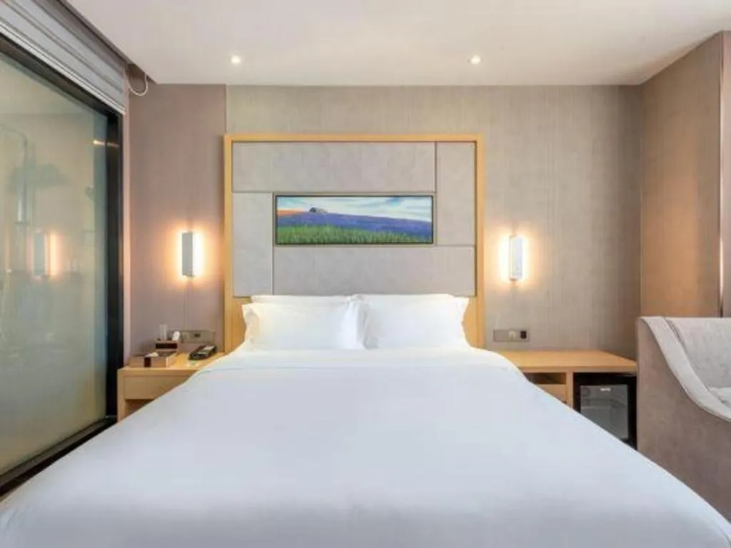 Bed in Lavande Hotels Guangzhou Jiahe Wanggang Metro Station Junhe Avenue