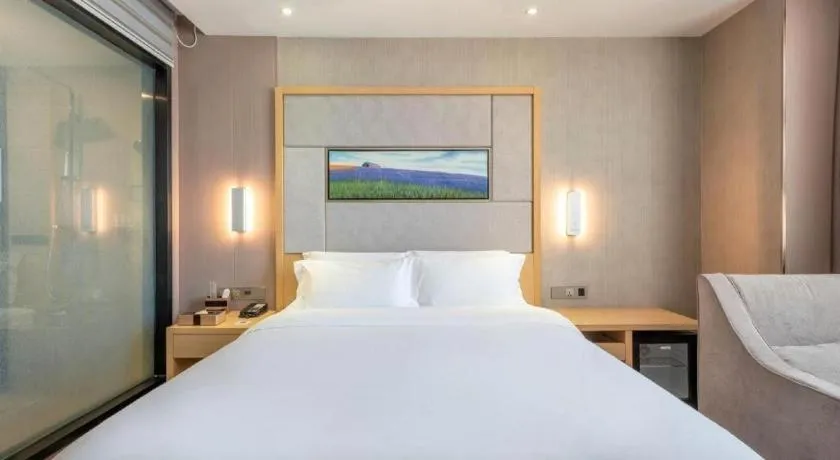 Bed in Lavande Hotels Guangzhou Jiahe Wanggang Metro Station Junhe Avenue