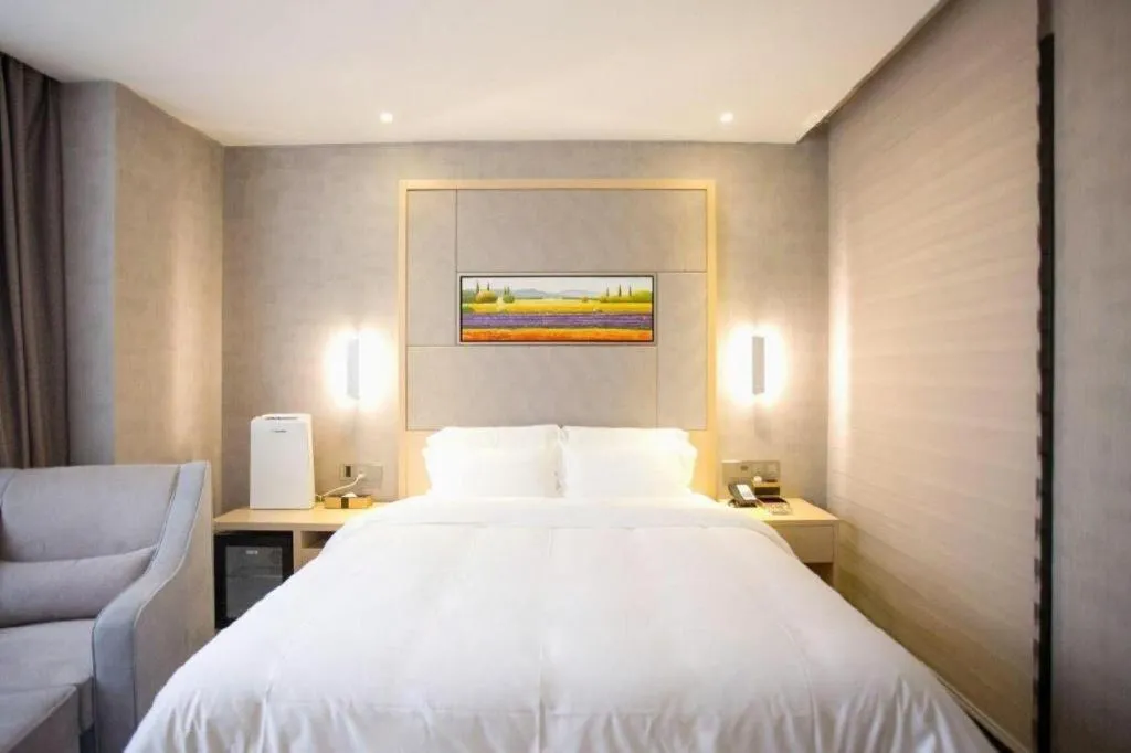 Bed in Lavande Hotels Guangzhou Jiahe Wanggang Metro Station Junhe Avenue