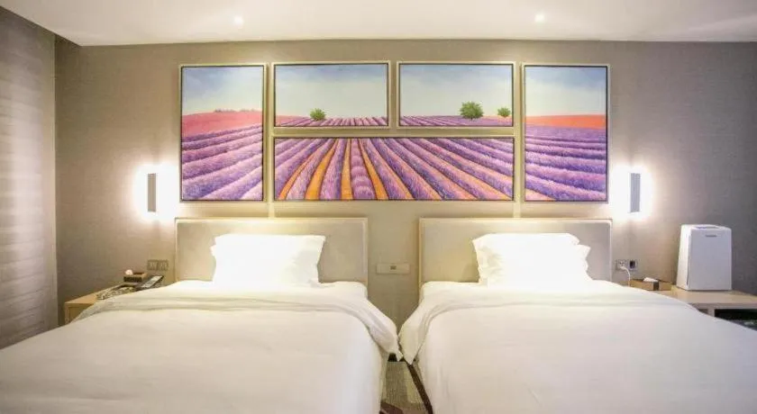 Bed in Lavande Hotels Guangzhou Jiahe Wanggang Metro Station Junhe Avenue