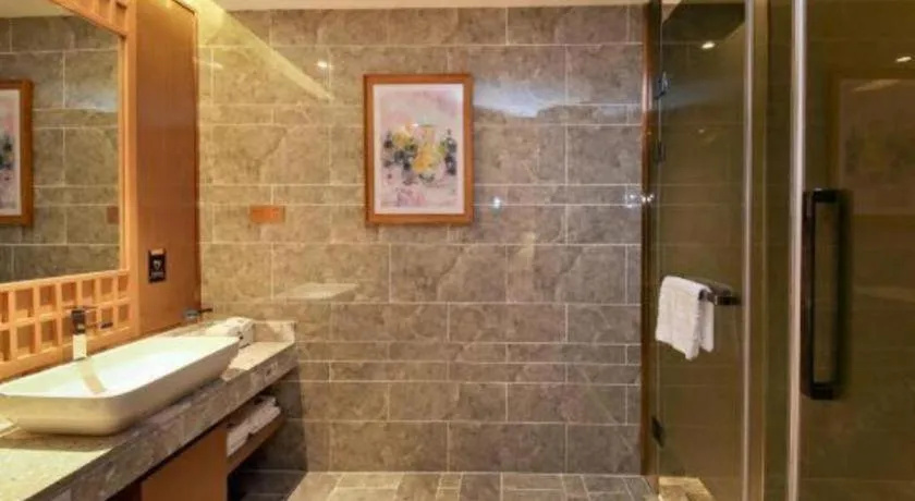 East Queen Hotel (Xi'an Beimen Metro Station)