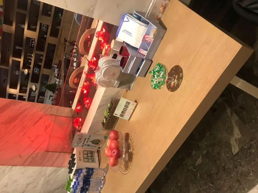 East Queen Hotel (Xi'an Beimen Metro Station)