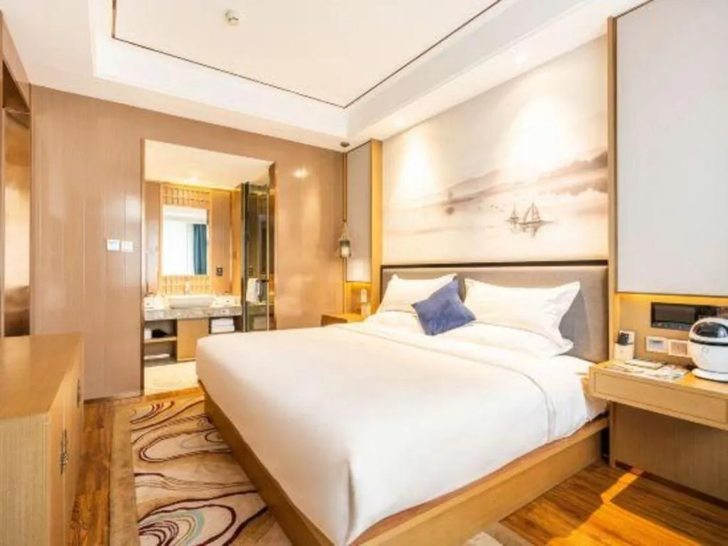 Bed in East Queen Hotel (Xi'an Beimen Metro Station)