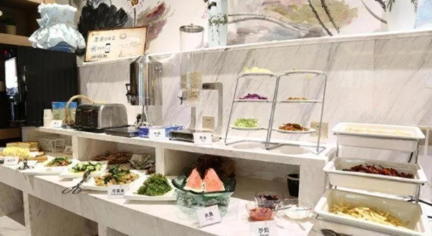 East Queen Hotel (Xi'an Beimen Metro Station)