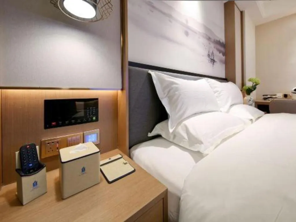 Bed in East Queen Hotel (Xi'an Beimen Metro Station)