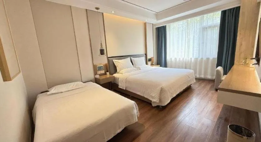 Bed in East Queen Hotel (Xi'an Beimen Metro Station)