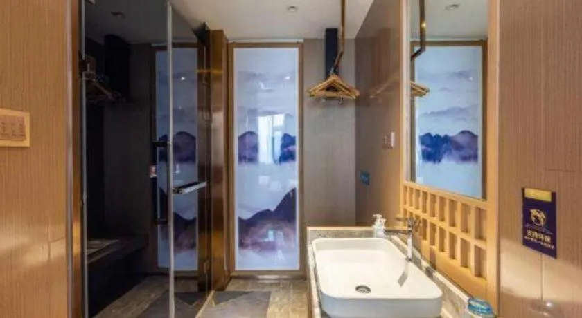 Bed in East Queen Hotel (Xi'an Beimen Metro Station)