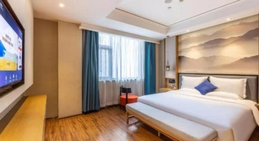 Bed in East Queen Hotel (Xi'an Beimen Metro Station)