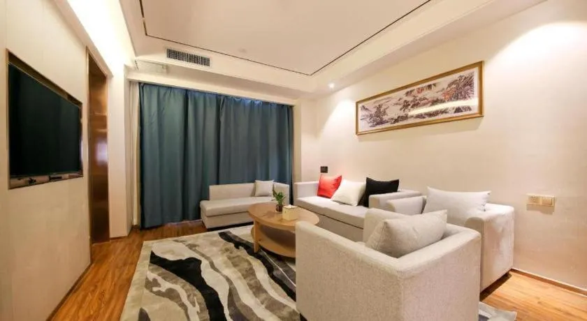 East Queen Hotel (Xi'an Beimen Metro Station)