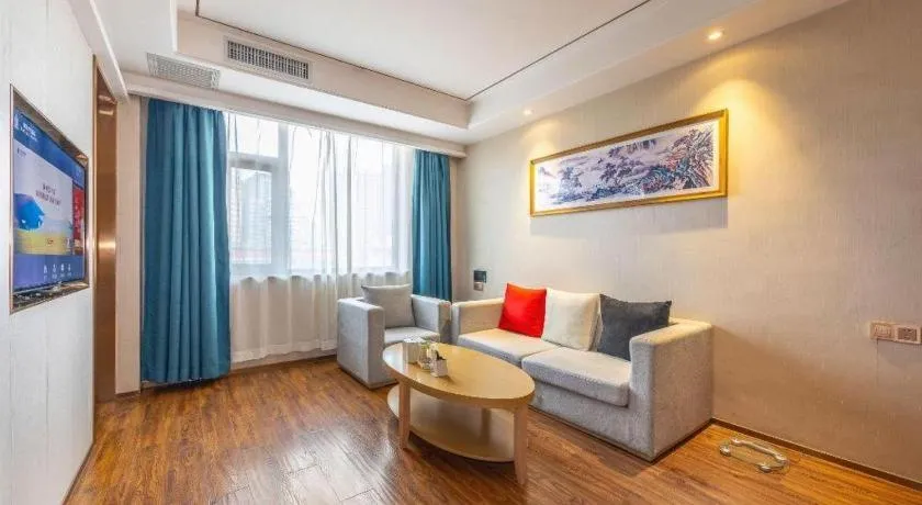 East Queen Hotel (Xi'an Beimen Metro Station)