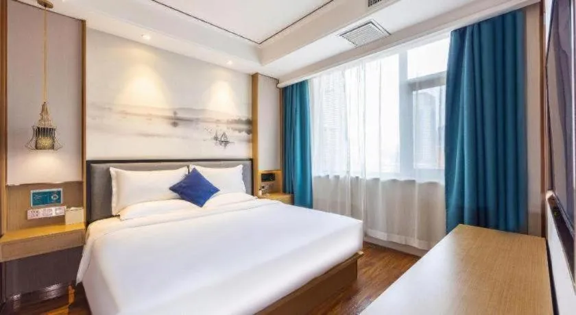 Bed in East Queen Hotel (Xi'an Beimen Metro Station)