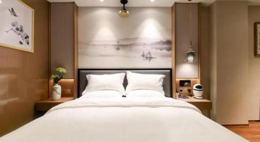 Bed in East Queen Hotel (Xi'an Beimen Metro Station)