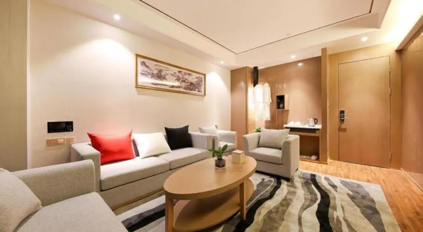 East Queen Hotel (Xi'an Beimen Metro Station)