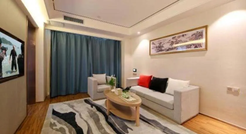 East Queen Hotel (Xi'an Beimen Metro Station)