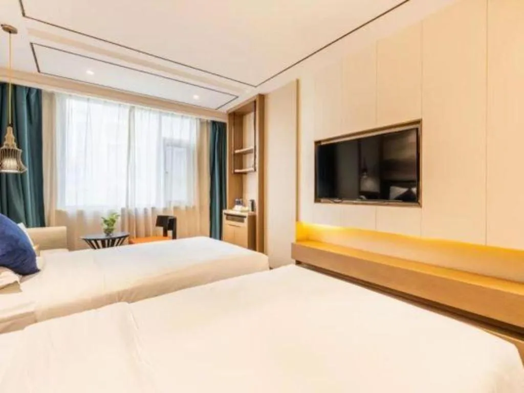 Bed in East Queen Hotel (Xi'an Beimen Metro Station)