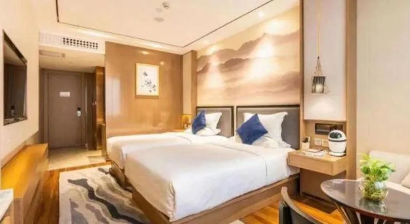 Bed in East Queen Hotel (Xi'an Beimen Metro Station)