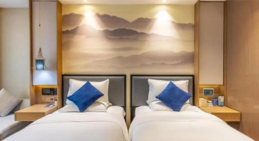 Bed in East Queen Hotel (Xi'an Beimen Metro Station)