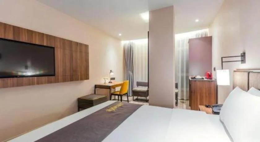 Bed in Home Inn Plus Shanghai Pudong Xinjinqiao Road