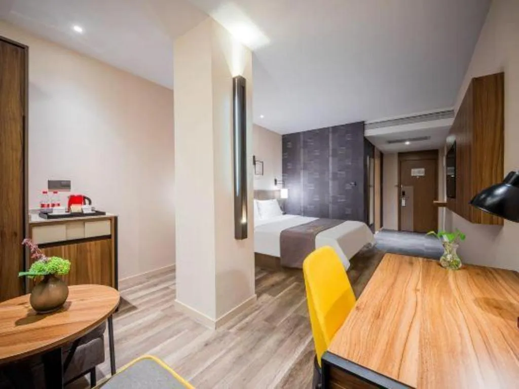 Bed in Home Inn Plus Shanghai Pudong Xinjinqiao Road