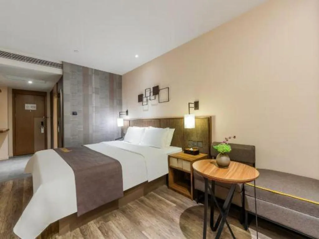 Bed in Home Inn Plus Shanghai Pudong Xinjinqiao Road