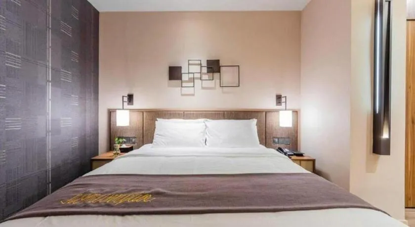 Bed in Home Inn Plus Shanghai Pudong Xinjinqiao Road