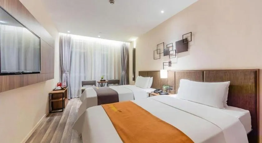 Bed in Home Inn Plus Shanghai Pudong Xinjinqiao Road